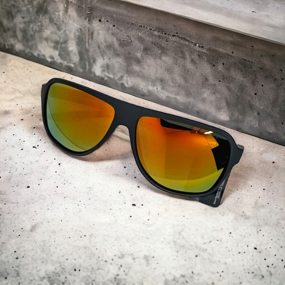 Steve Madden - NWT - Black Polarized Sunglasses
